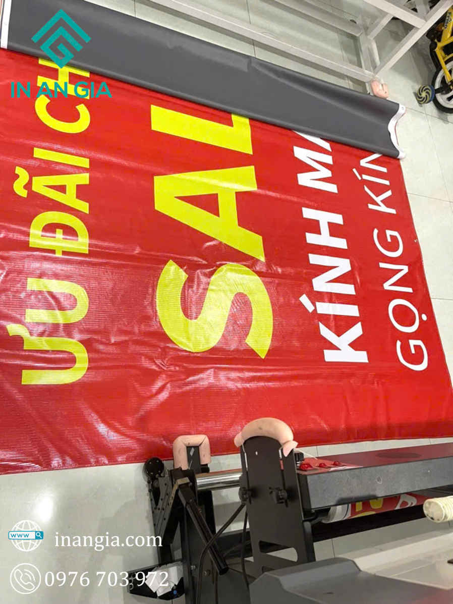 In ấn bạt quảng cáo khuyến mãi màu đỏ vàng tại xưởng in In An Gia