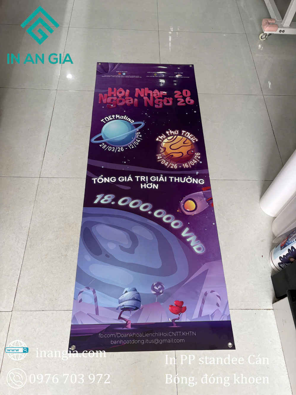Standee in PP cán bóng quảng bá hội nhập ngoại ngữ 26 với chủ đề không gian và tổng giải thưởng 18 triệu đồng