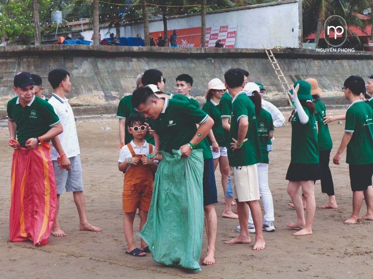 Đội Ngũ Nhân Viên