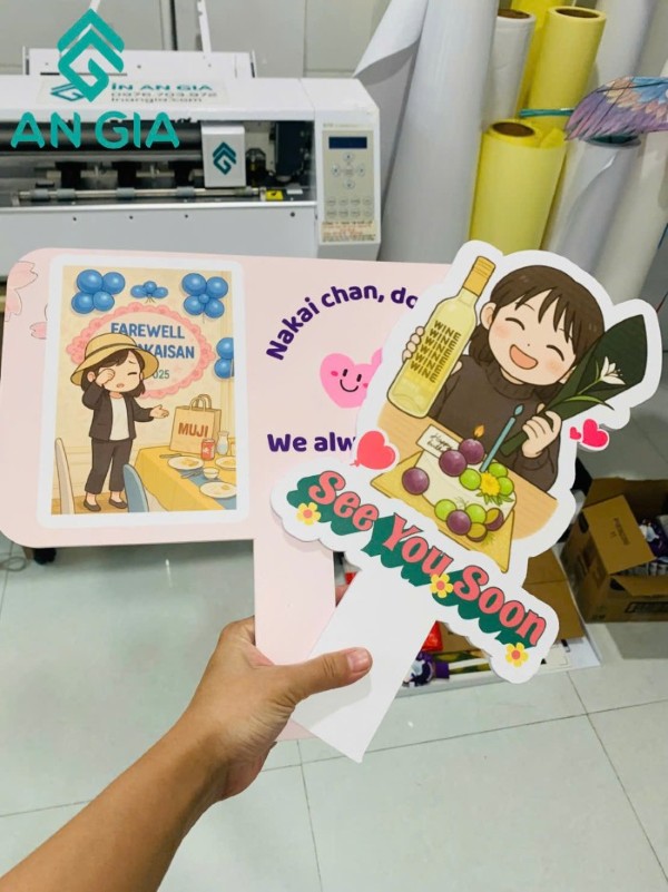 Mẫu hashtag cầm tay in PP bồi Formex cắt theo yêu cầu giá rẻ tại HCM