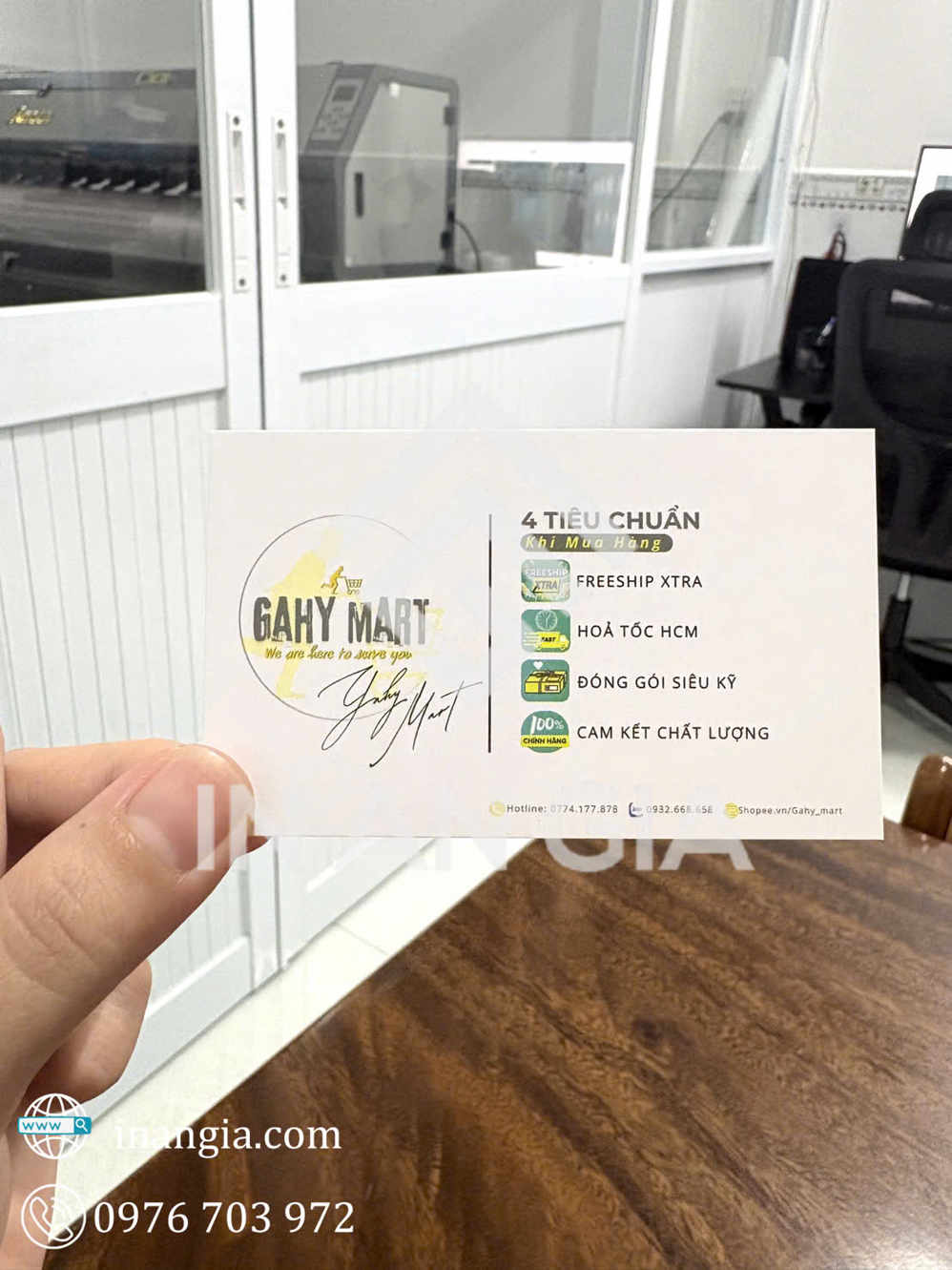 Danh thiếp Gahy Mart với logo và thông tin dịch vụ giao hàng tại Xưởng In An Gia