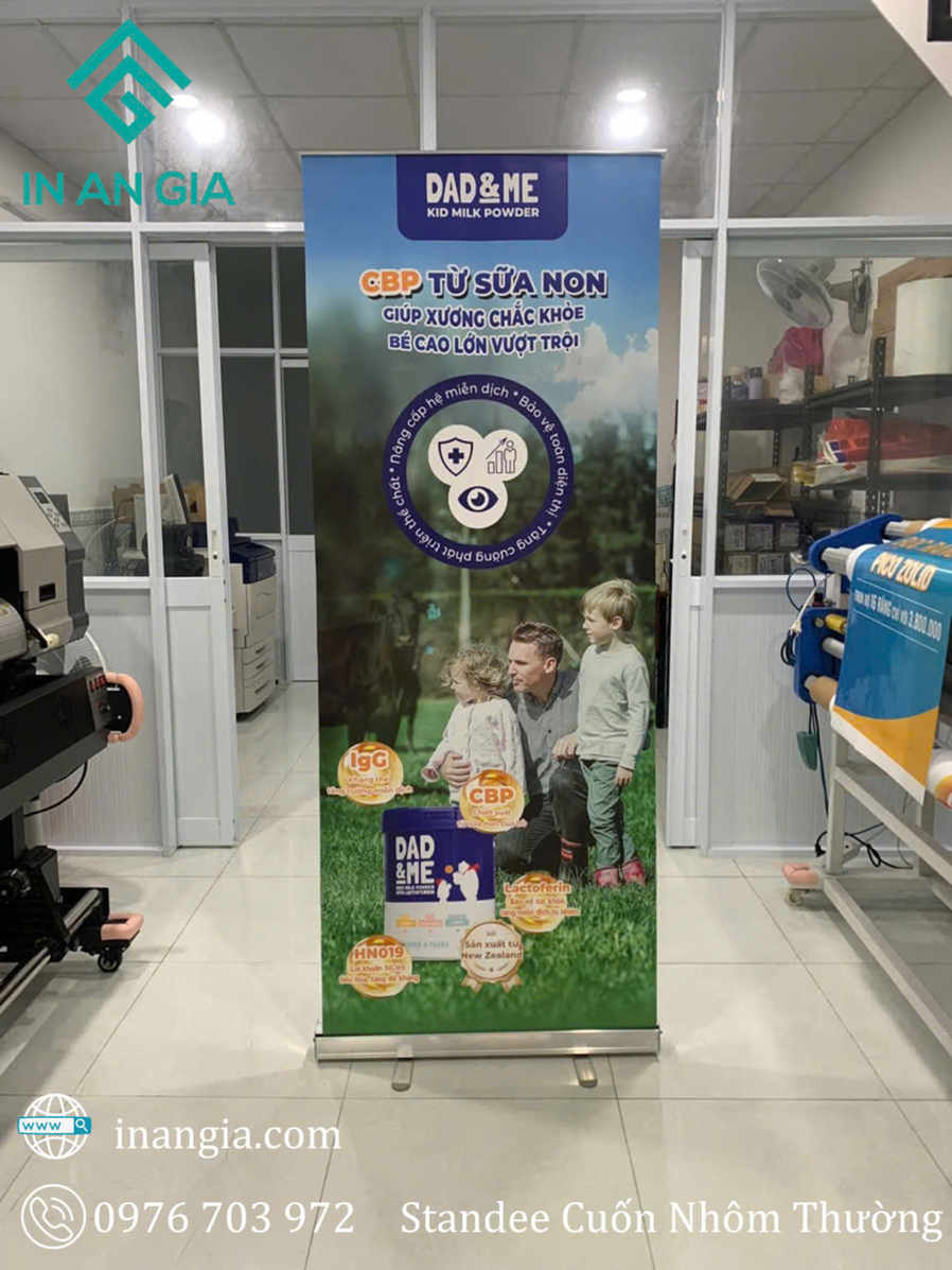 Standee quảng cáo sữa bột trẻ em DAD&ME trưng bày trong xưởng in ấn