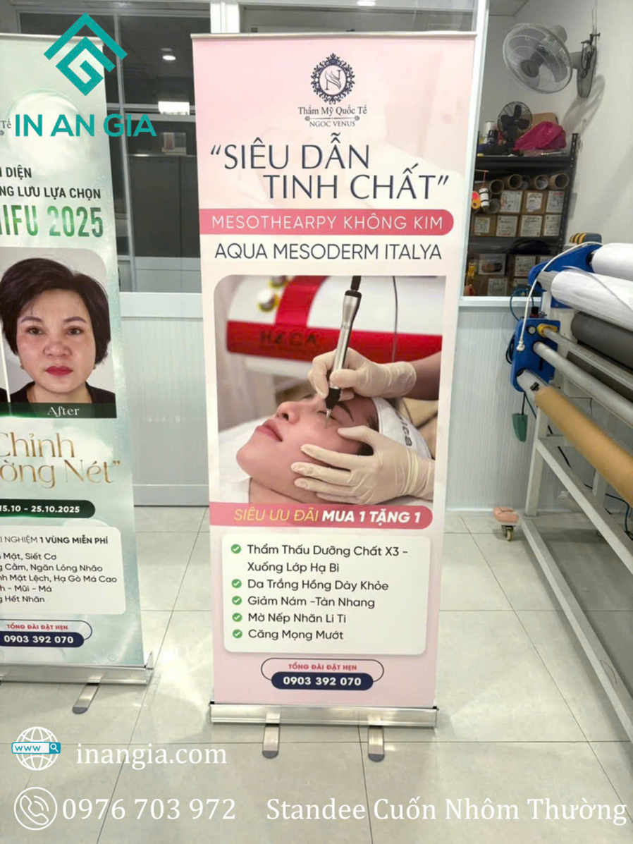 Standee quảng cáo dịch vụ siêu dẫn tinh chất mesotherapy không kim tại Thẩm Mỹ Quốc Tế Ngọc Venus