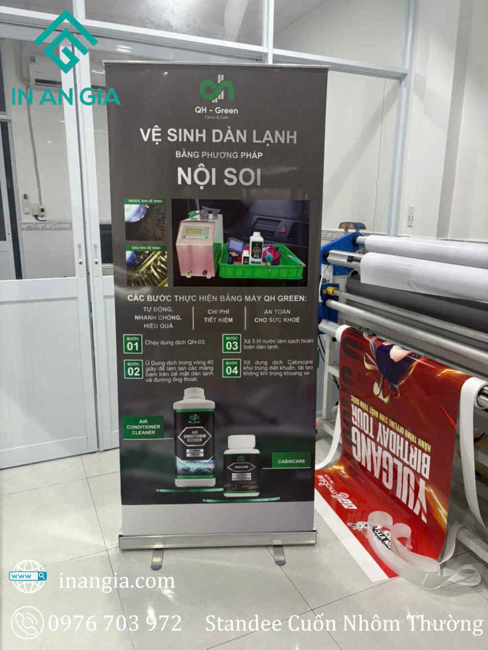 Standee quảng cáo dung dịch vệ sinh dàn lạnh điều hòa QH Green tại xưởng in An Gia