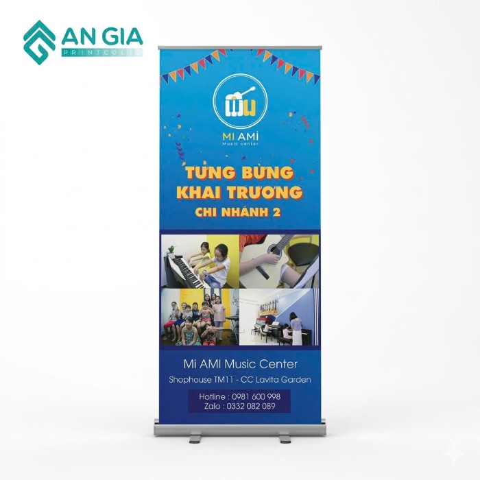 Standee khai trương chi nhánh 2 Mi AMI Music Center với hình ảnh lớp học đàn piano và guitar cho trẻ em