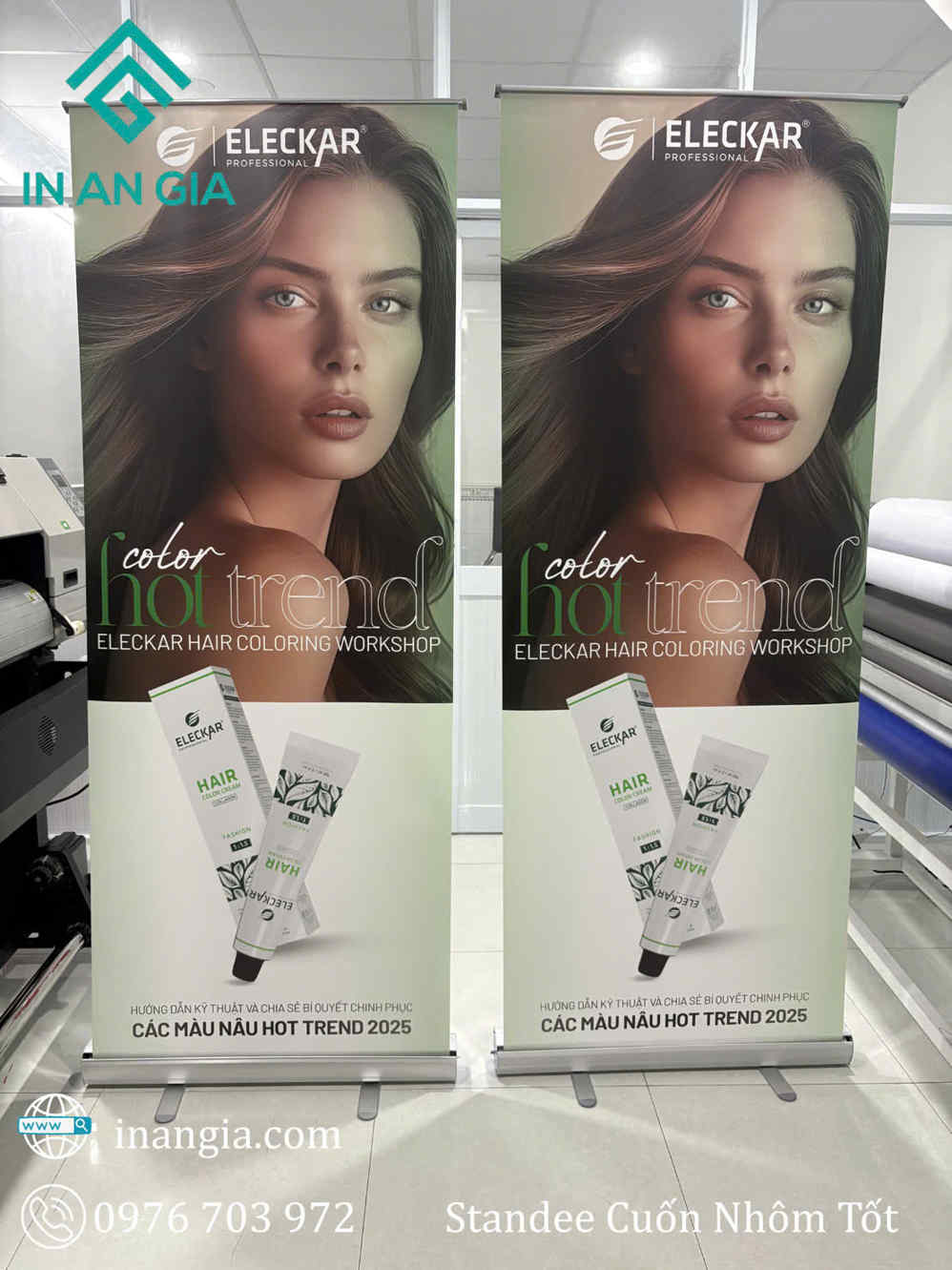Standee cuốn quảng cáo thuốc nhuộm tóc Eleckar Hair Coloring Workshop màu nâu hot trend 2025