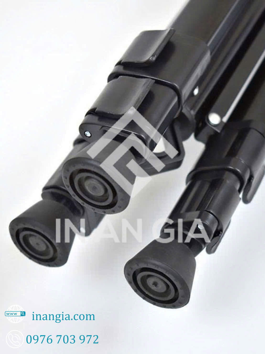 Khung Chữ A Bằng Sắt Gập Gọn TPHCM – Xưởng In An Gia TP.HCM