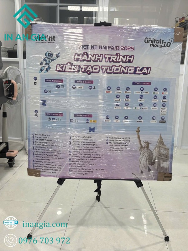 Giá vẽ standee chữ A dựng khung tranh triển lãm nghệ thuật