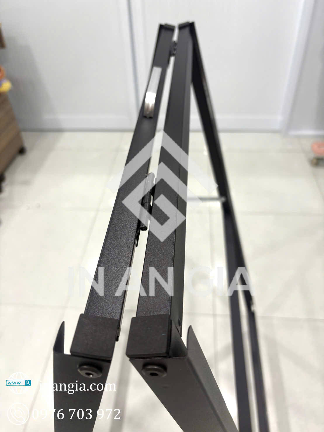 Khung Standee Sắt Chữ A Hai Mặt&nbsp; – Xưởng In An Gia&nbsp;Tại TPHCM