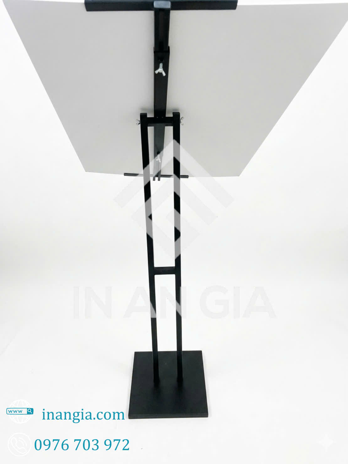 Standee chữ H dựng formex trọn gói tại xưởng in An Gia TPHCM