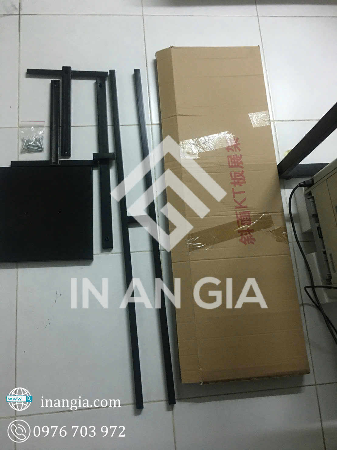 Standee chữ H dựng formex trọn gói tại xưởng in An Gia TPHCM