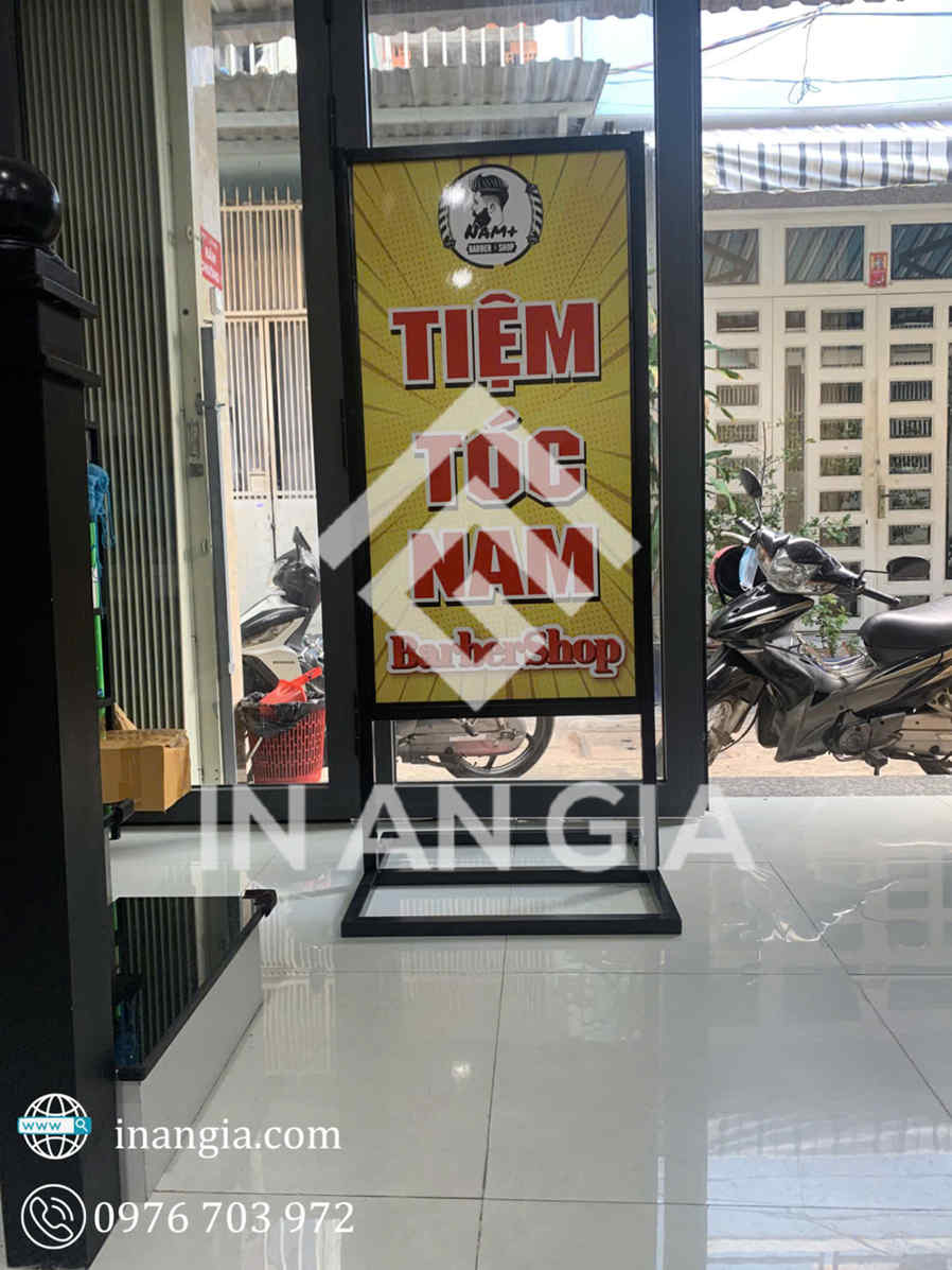 Standee khung sắt 60x160 chống gió tại xưởng in An Gia TPHCM