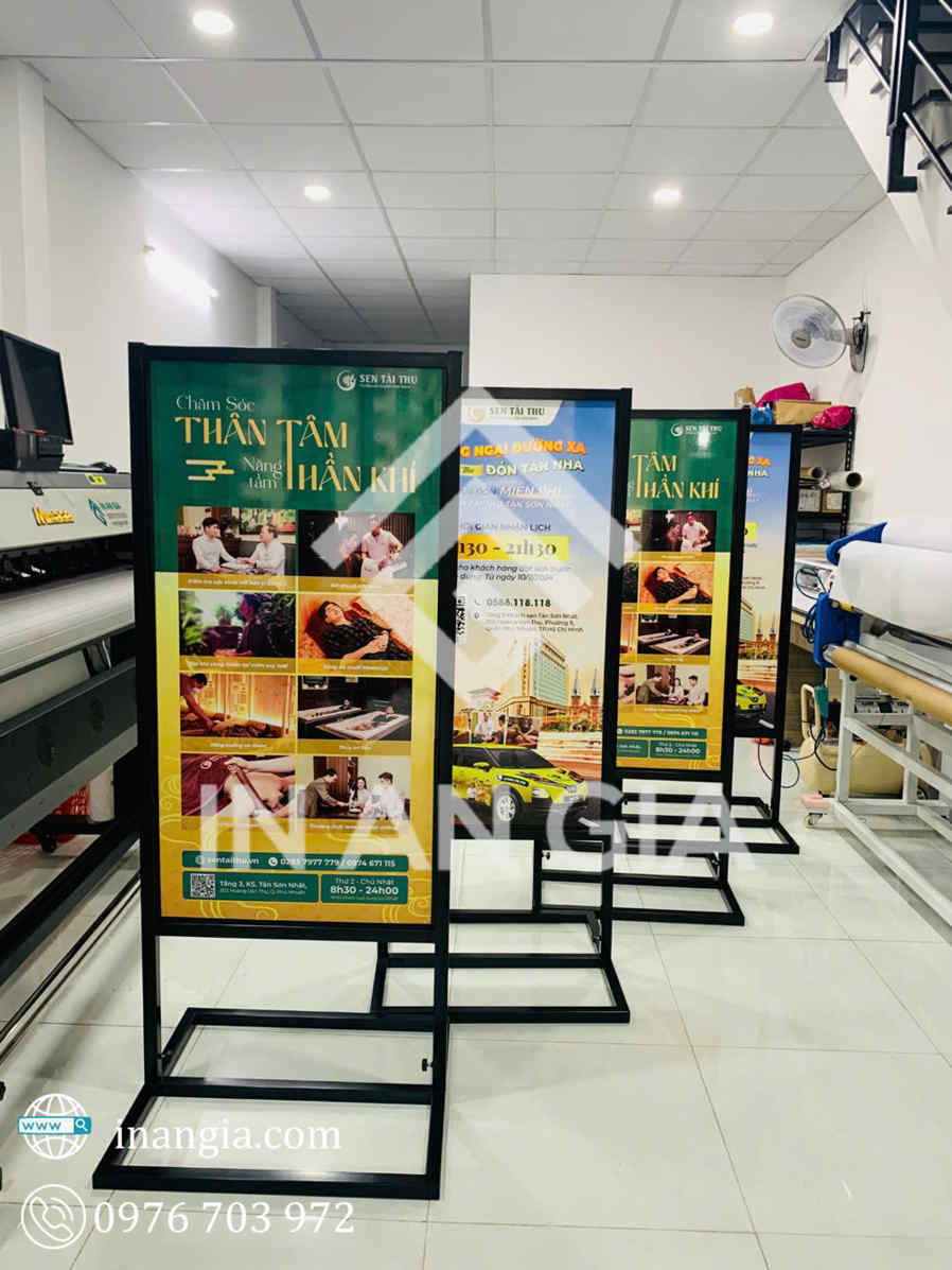 Standee khung sắt 60x160 chống gió tại xưởng in An Gia TPHCM