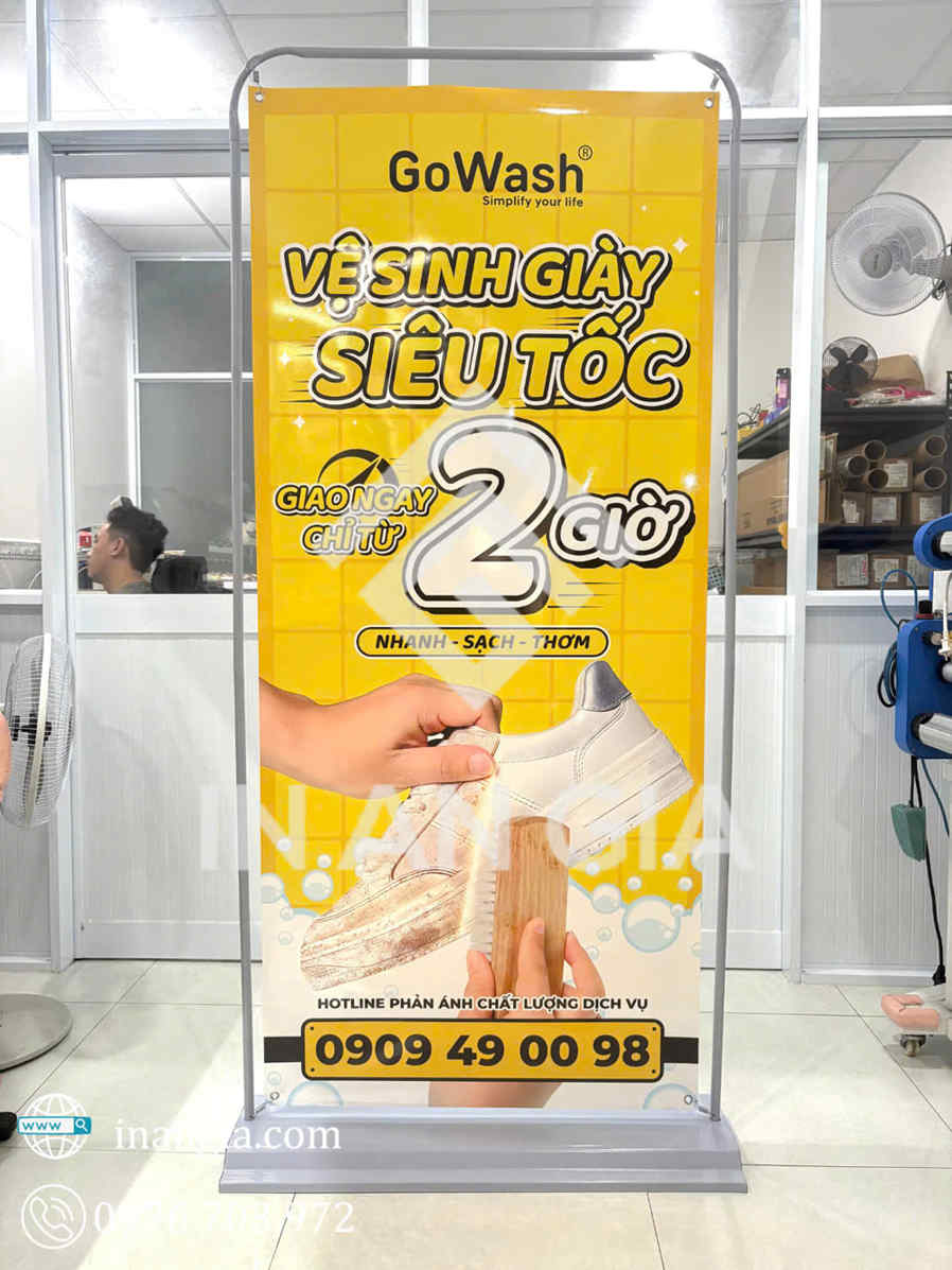 Standee Kiểu Cửa Đế Sắt 60x160cm giá tốt tại xưởng In An Gia