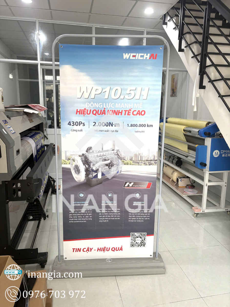 Standee kiểu cửa đế nhựa 60x160cm – Xưởng In An Gia