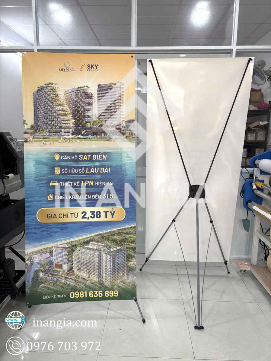 Standee quảng cáo căn hộ sát biển MeysPearl Sky Realty giá từ 2,38 tỷ trưng bày Xưởng In An Gia