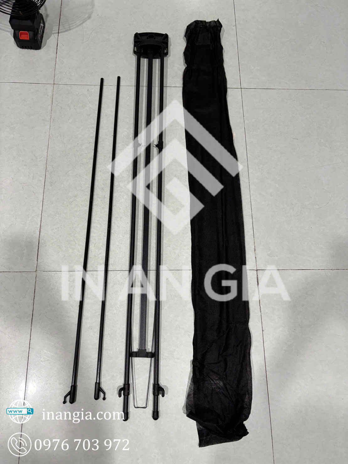 Bộ khung chân standee x kèm túi vải màu đen Xưởng In An Gia