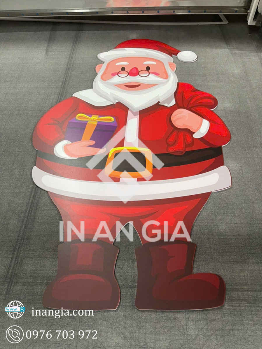 Standee mô hình ông già Noel in PP tại Xưởng In An Gia - in standee giá rẻ TPHCM